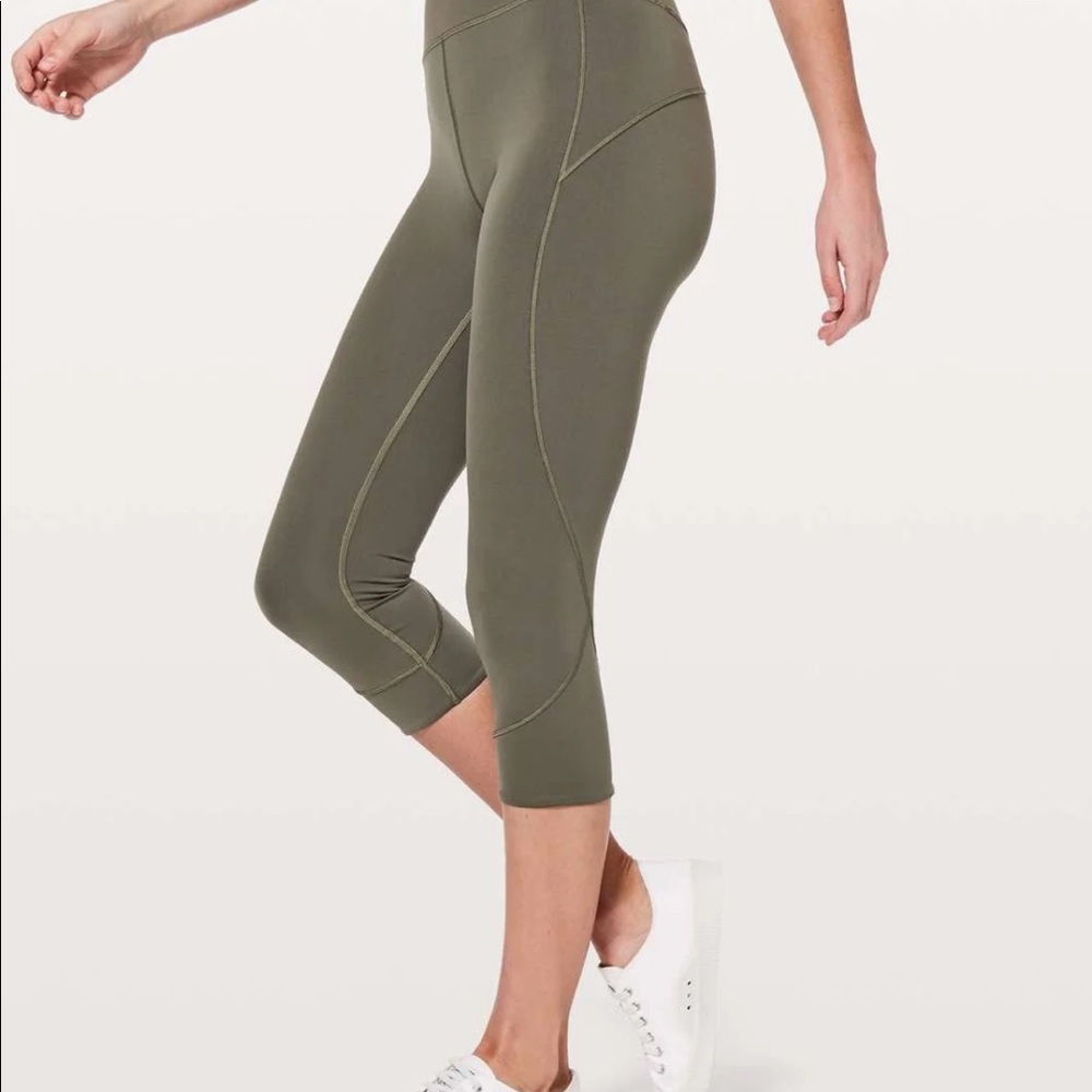Lululemon In movement crop